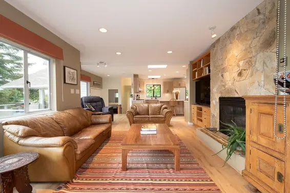 530 East Queens Road, North Vancouver For Sale - image 11