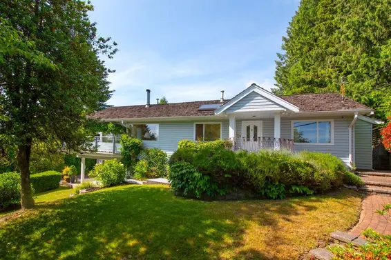 530 East Queens Road, North Vancouver For Sale - image 2