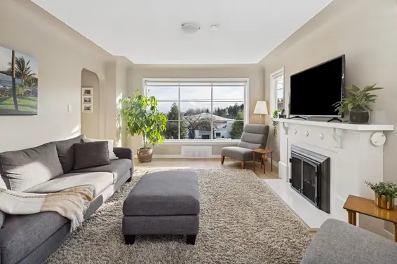 506 Tempe Crescent, North Vancouver For Sale - image 2