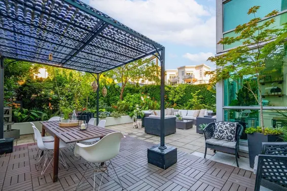 307 138 East Esplanade Avenue, North Vancouver