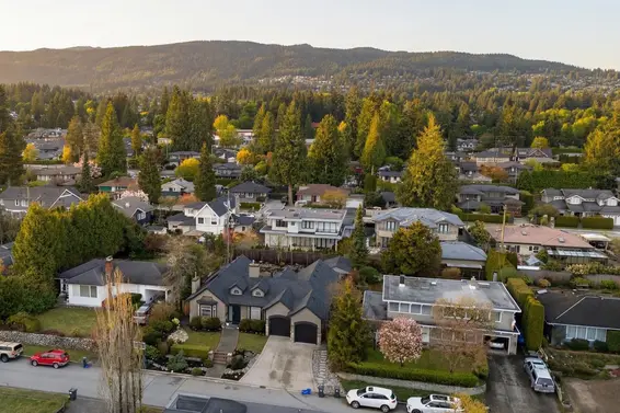 2752 Newmarket Drive, North Vancouver For Sale - image 38