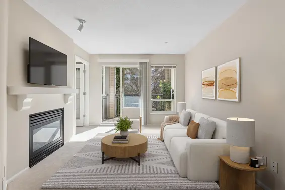 262 1100 East 29th Street, North Vancouver