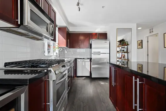 301 122 East 3rd Street, North Vancouver For Sale - image 10