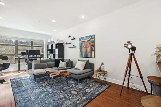 209 6688 Royal Avenue, West Vancouver For Sale - image 5