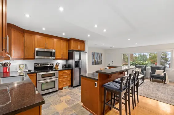3075 Plymouth Drive, North Vancouver For Sale - image 10