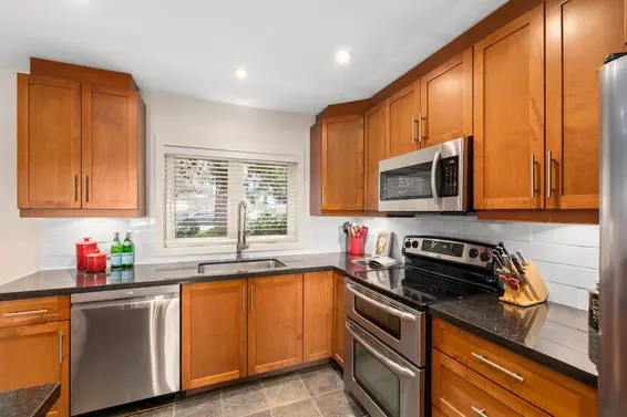3075 Plymouth Drive, North Vancouver For Sale - image 11