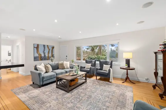 3075 Plymouth Drive, North Vancouver For Sale - image 3