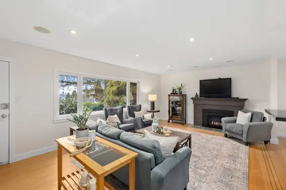3075 Plymouth Drive, North Vancouver For Sale - image 4