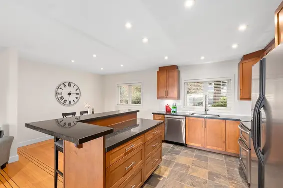 3075 Plymouth Drive, North Vancouver For Sale - image 9