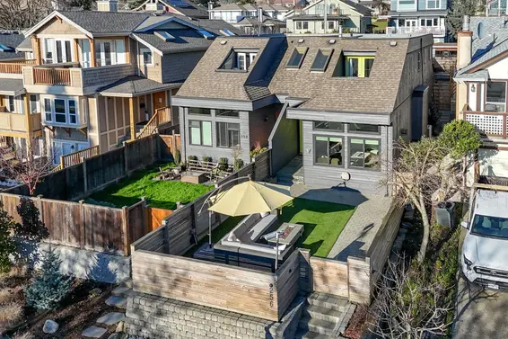 256 West 5th Street, North Vancouver For Sale - image 2