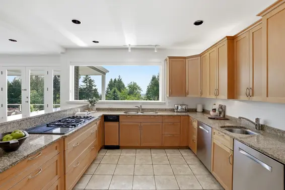 407 Brand Street, North Vancouver For Sale - image 10