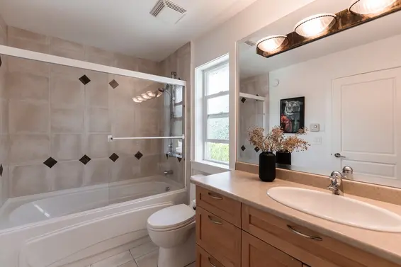407 Brand Street, North Vancouver For Sale - image 32