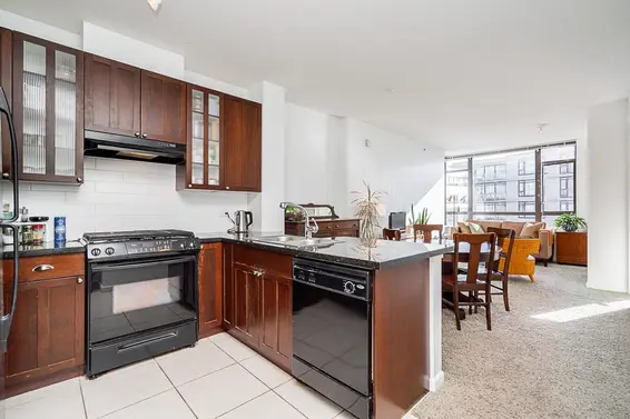 1004 170 West 1st Street, North Vancouver For Sale - image 4