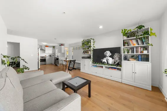 207 183 West 23rd Street, North Vancouver For Sale - image 2