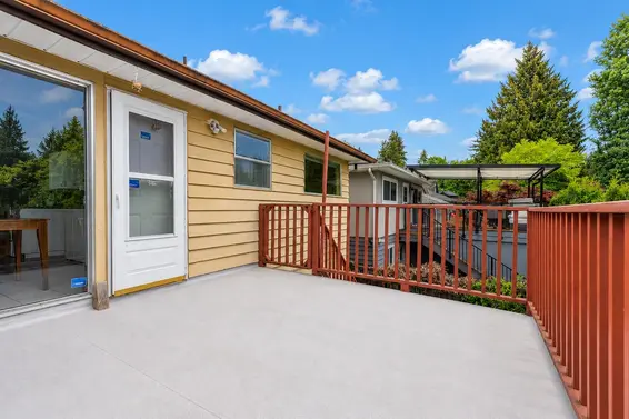 1555 Burrill Avenue, North Vancouver For Sale - image 11