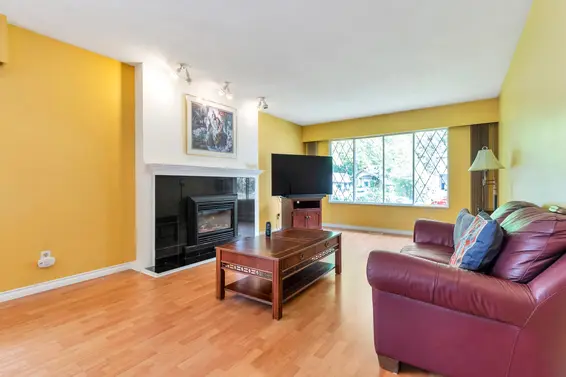1555 Burrill Avenue, North Vancouver For Sale - image 13