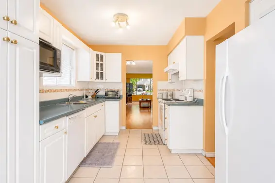 1555 Burrill Avenue, North Vancouver For Sale - image 17