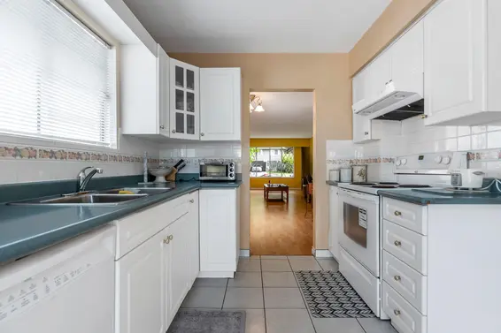 1555 Burrill Avenue, North Vancouver For Sale - image 19