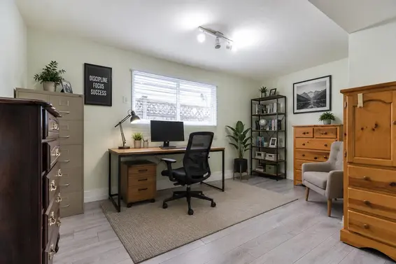 1555 Burrill Avenue, North Vancouver For Sale - image 37