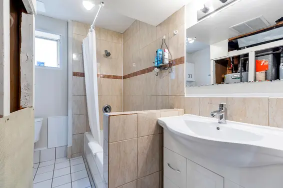 1555 Burrill Avenue, North Vancouver For Sale - image 38