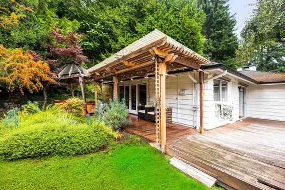 4110 Burkeridge Place, West Vancouver For Sale - image 23