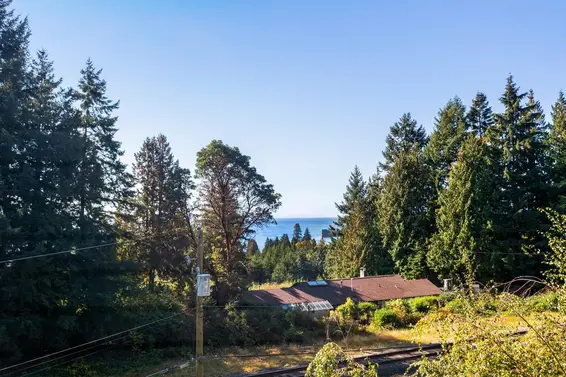 4110 Burkeridge Place, West Vancouver For Sale - image 32