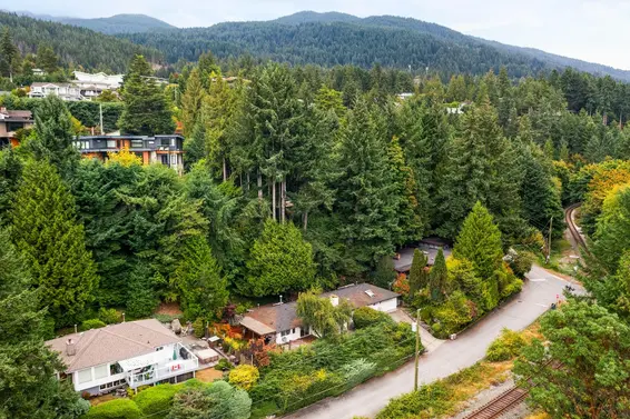 4110 Burkeridge Place, West Vancouver For Sale - image 34