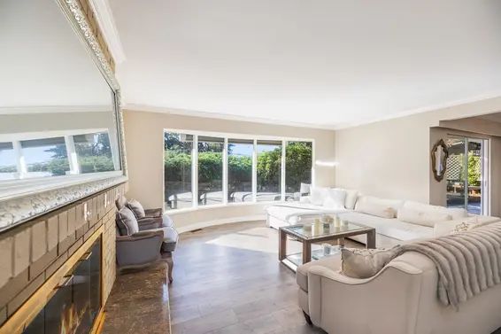 4110 Burkeridge Place, West Vancouver For Sale - image 9