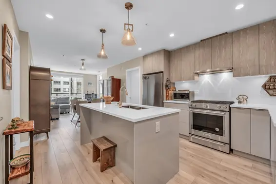 404 128 East 8th Street, North Vancouver For Sale - image 4
