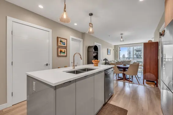 404 128 East 8th Street, North Vancouver For Sale - image 5
