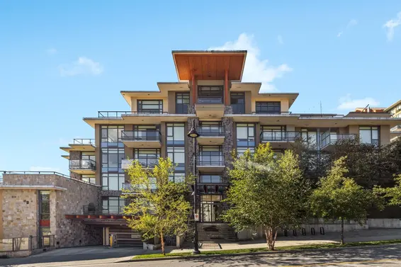 404 1295 Conifer Street, North Vancouver