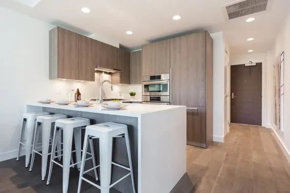 404 1295 Conifer Street, North Vancouver For Sale - image 6