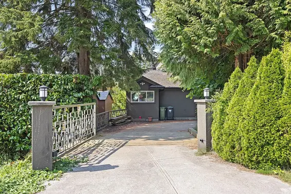 3582 Edgemont Boulevard, North Vancouver For Sale - image 12
