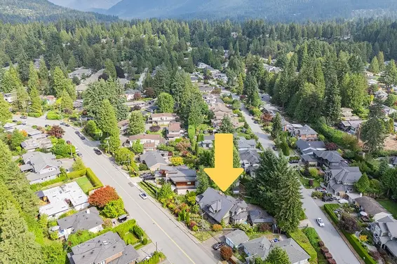 3582 Edgemont Boulevard, North Vancouver For Sale - image 3