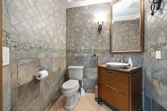 3582 Edgemont Boulevard, North Vancouver For Sale - image 31