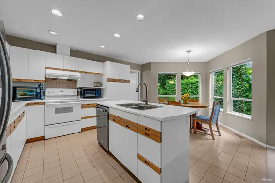 1675 Lawson Avenue, West Vancouver For Sale - image 10
