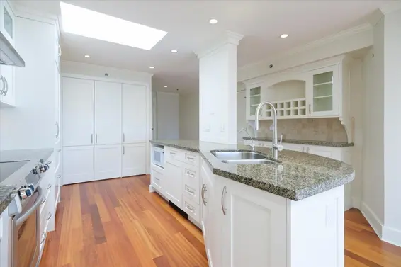 302 2455 Bellevue Avenue, West Vancouver For Sale - image 16