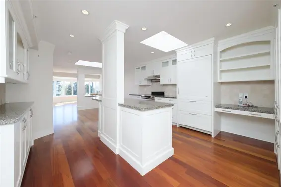 302 2455 Bellevue Avenue, West Vancouver For Sale - image 4