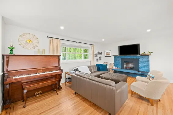 542 North Dollarton Highway, North Vancouver For Sale - image 16