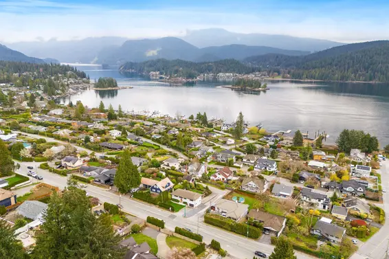 542 North Dollarton Highway, North Vancouver For Sale - image 39