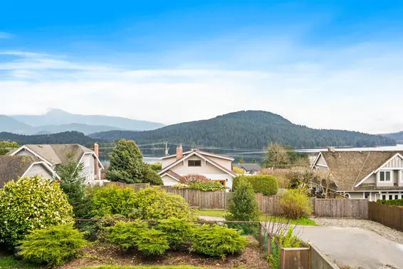 542 North Dollarton Highway, North Vancouver For Sale - image 5