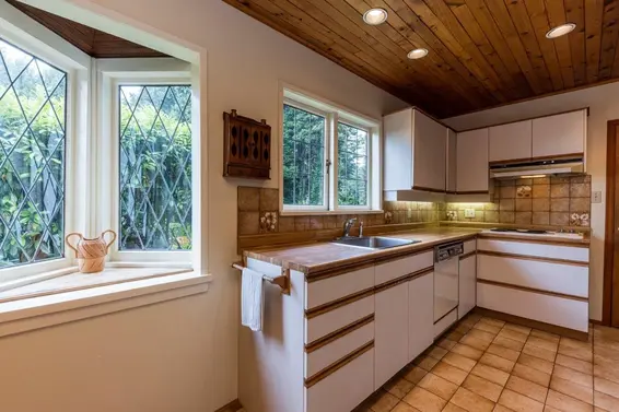 292 East St. James Road, North Vancouver For Sale - image 10