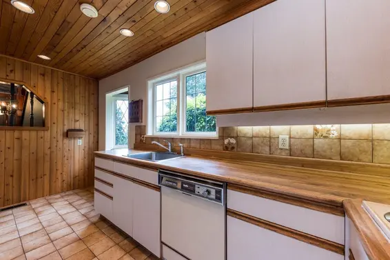 292 East St. James Road, North Vancouver For Sale - image 12