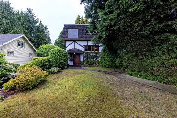 292 East St. James Road, North Vancouver For Sale - image 2