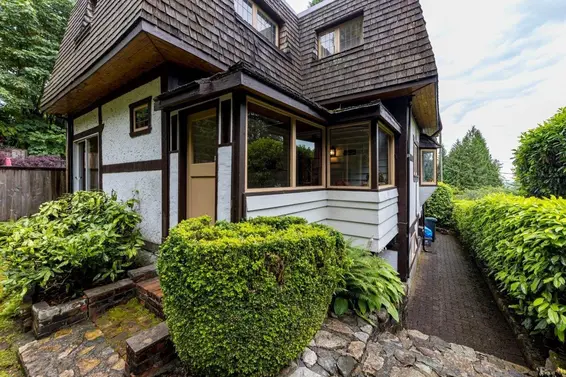 292 East St. James Road, North Vancouver For Sale - image 34