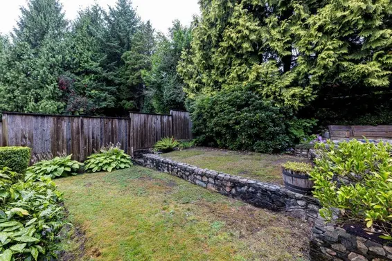 292 East St. James Road, North Vancouver For Sale - image 36