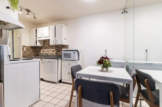 204 241 St. Andrews Avenue, North Vancouver For Sale - image 10