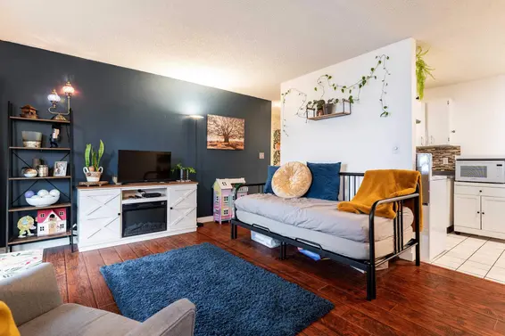204 241 St. Andrews Avenue, North Vancouver For Sale - image 8