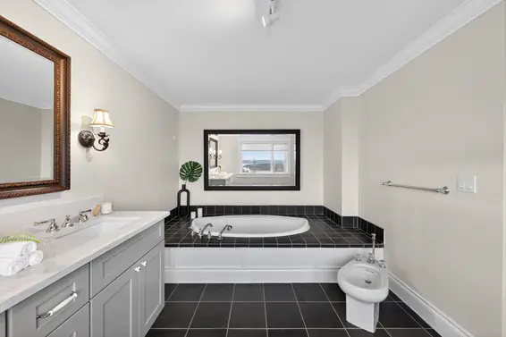 1314 Chartwell Drive, West Vancouver For Sale - image 36