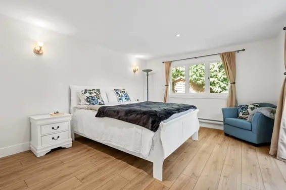 1216 Pinewood Crescent, North Vancouver For Sale - image 17